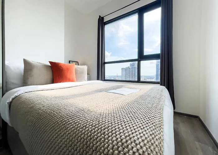 Near Bts L Sukhumvit L Pool And Sauna