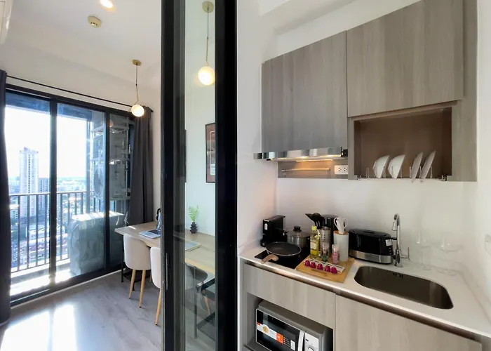 Near Bts L Sukhumvit L Pool And Sauna