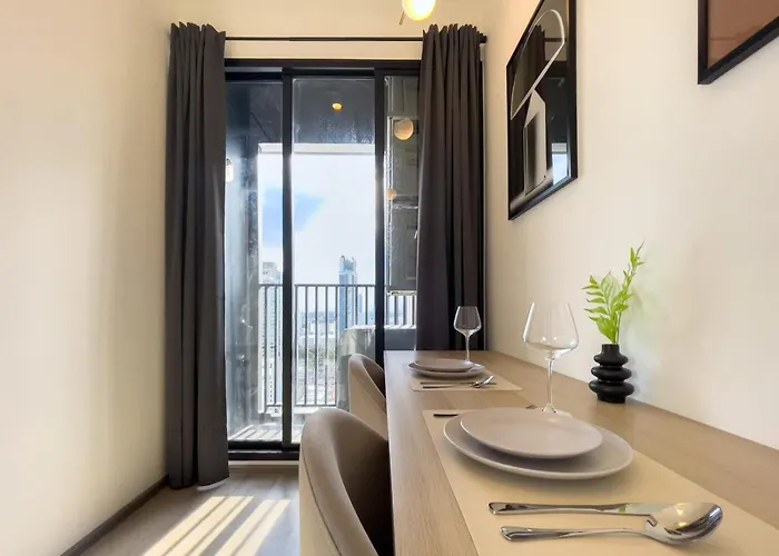 Apartment Near Bts L Sukhumvit L Pool And Sauna