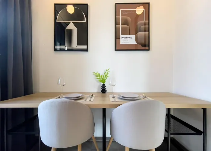 Apartment Near Bts L Sukhumvit L Pool And Sauna