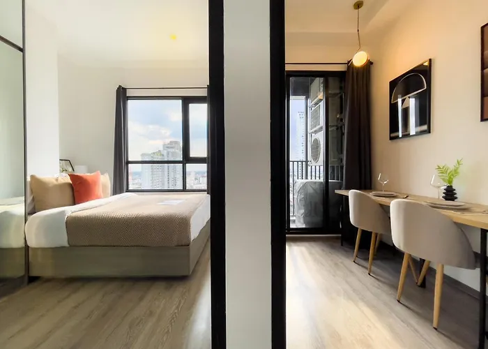 Near Bts L Sukhumvit L Pool And Sauna *