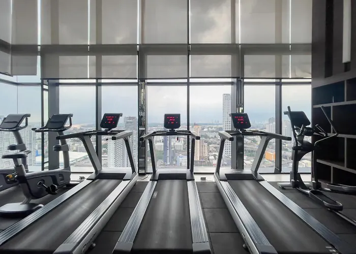 Apartment Near Bts L Sukhumvit L Pool And Sauna