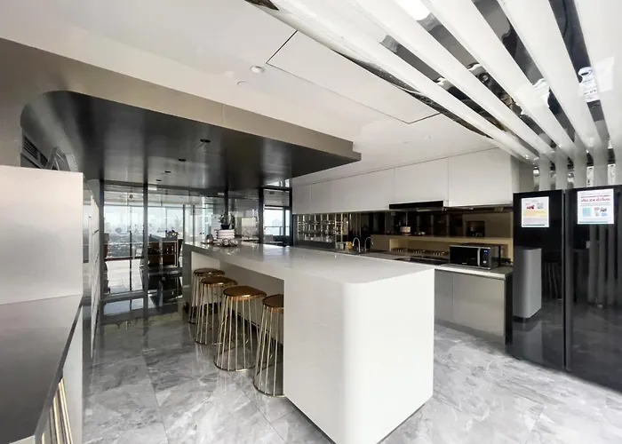 Near Bts L Sukhumvit L Pool And Sauna Apartment *