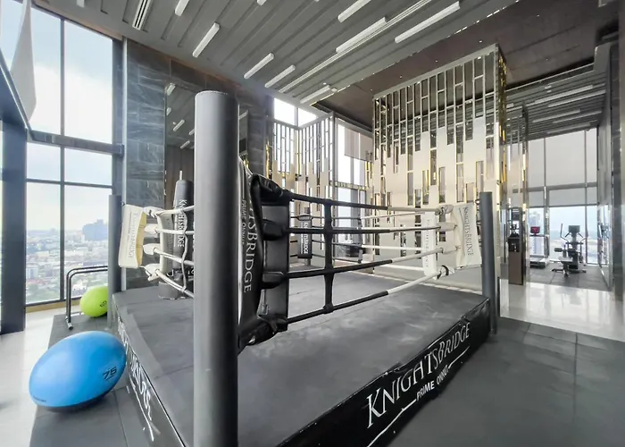 Near Bts L Sukhumvit L Pool And Sauna Bangkok