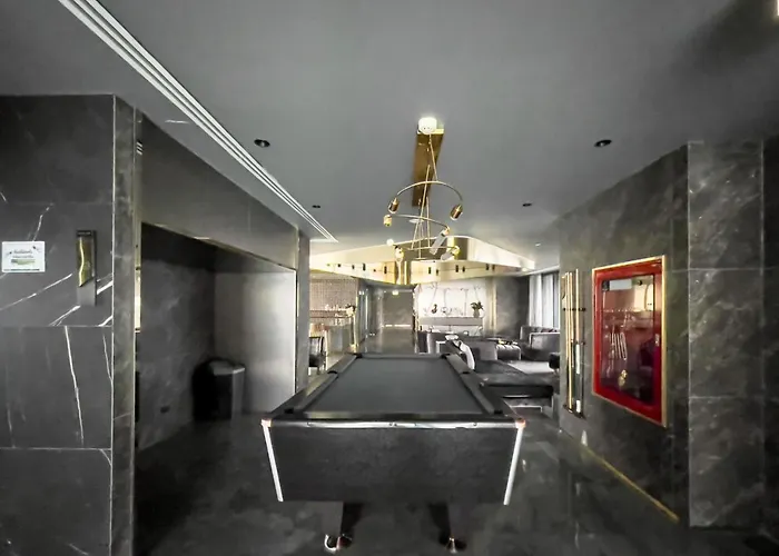 Apartment Near Bts L Sukhumvit L Pool And Sauna *