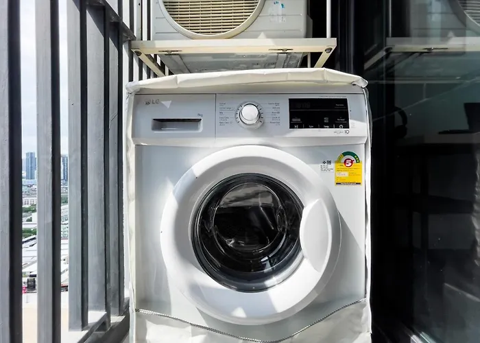 Near Bts L Sukhumvit L Pool And Sauna Apartment *