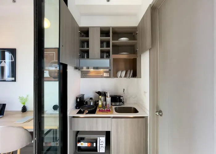 Near Bts L Sukhumvit L Pool And Sauna