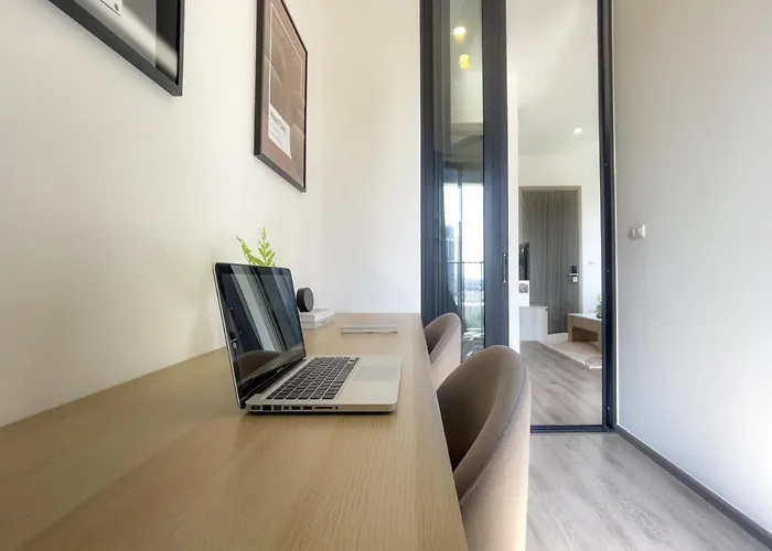 Apartment Near Bts L Sukhumvit L Pool And Sauna *