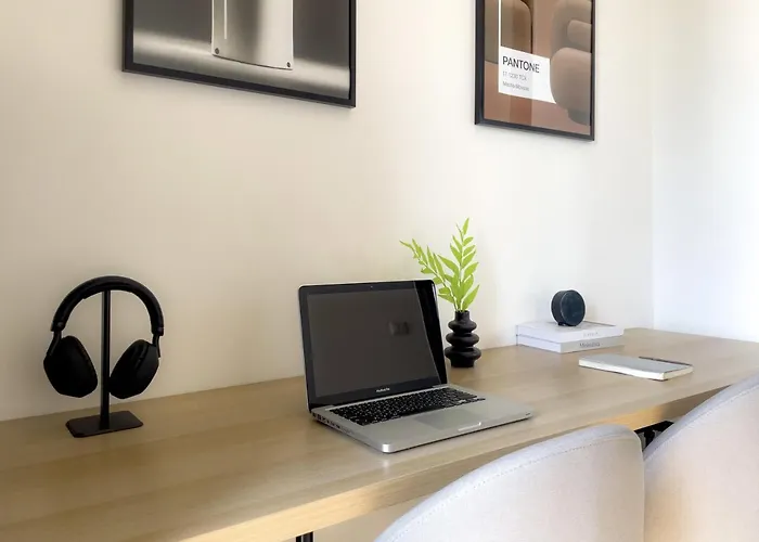 Near Bts L Sukhumvit L Pool And Sauna Apartment *