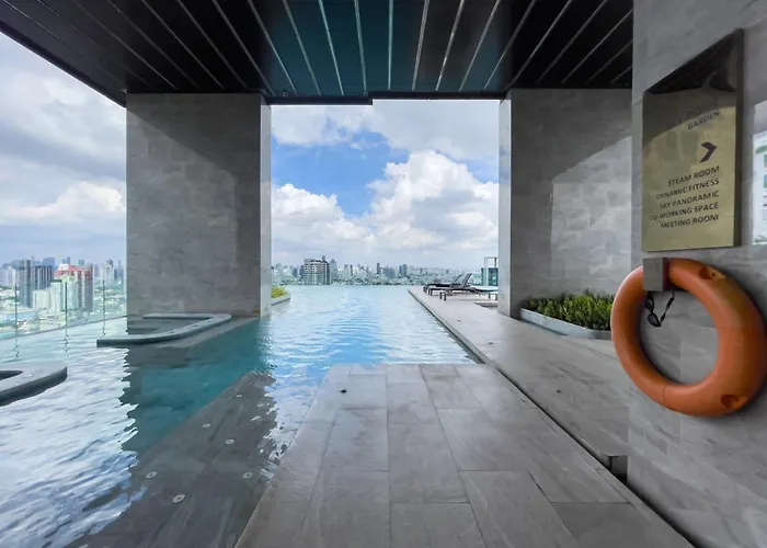 Near Bts L Sukhumvit L Pool And Sauna *