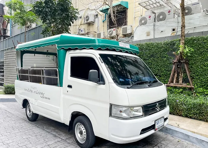 Near Bts L Sukhumvit L Pool And Sauna Bangkok